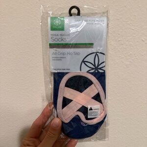 NWT GAIAM Grippy Yoga Barre Socks in Blue and Pink